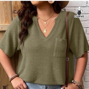 SHEIN LUNE Plus Notched Neckline Pocket Patched Waffle Knit Tee
